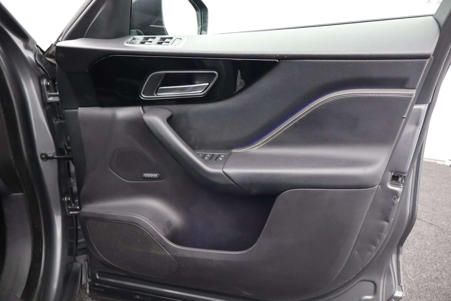 Used Jaguar F-Pace 2017 for sale - 76182717: Photo 22