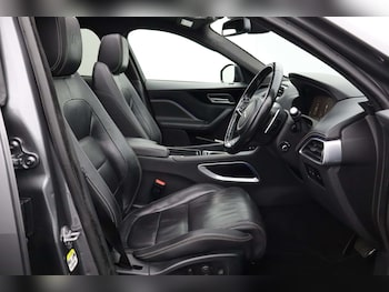 Used Jaguar F-Pace 2017 for sale - 76182717: Photo 2