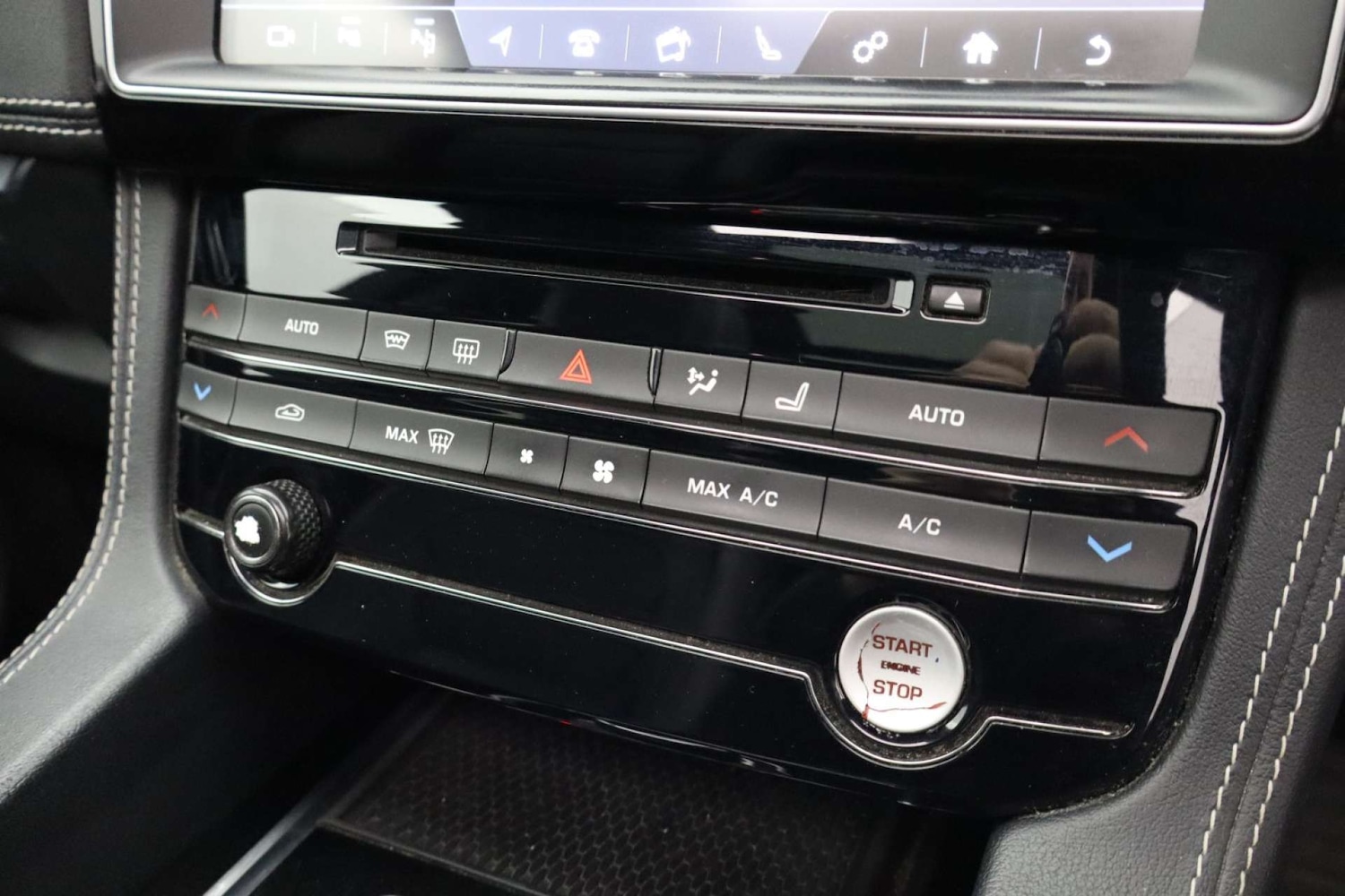Used Jaguar F-Pace 2017 for sale - 76182717: Photo 39