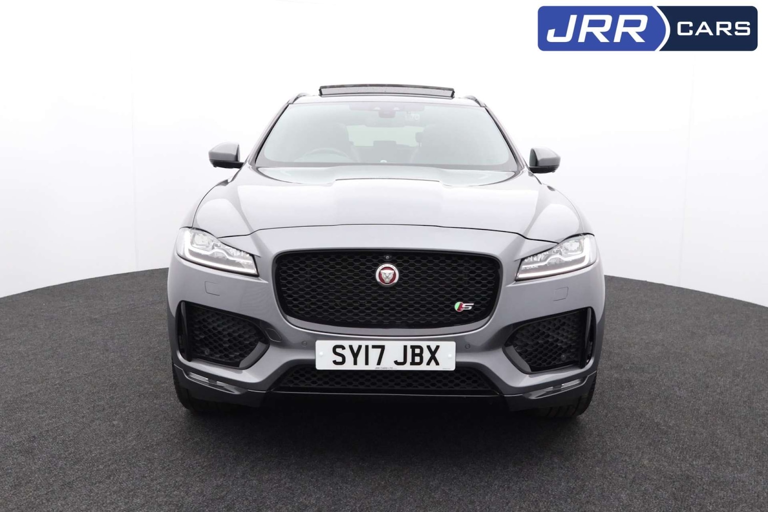 Used Jaguar F-Pace 2017 for sale - 76182717: Photo 4