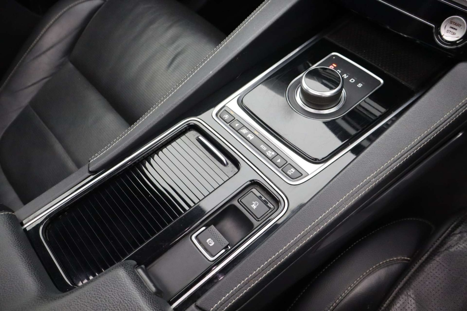 Used Jaguar F-Pace 2017 for sale - 76182717: Photo 40