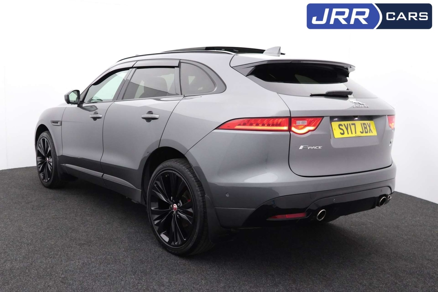 Used Jaguar F-Pace 2017 for sale - 76182717: Photo 8