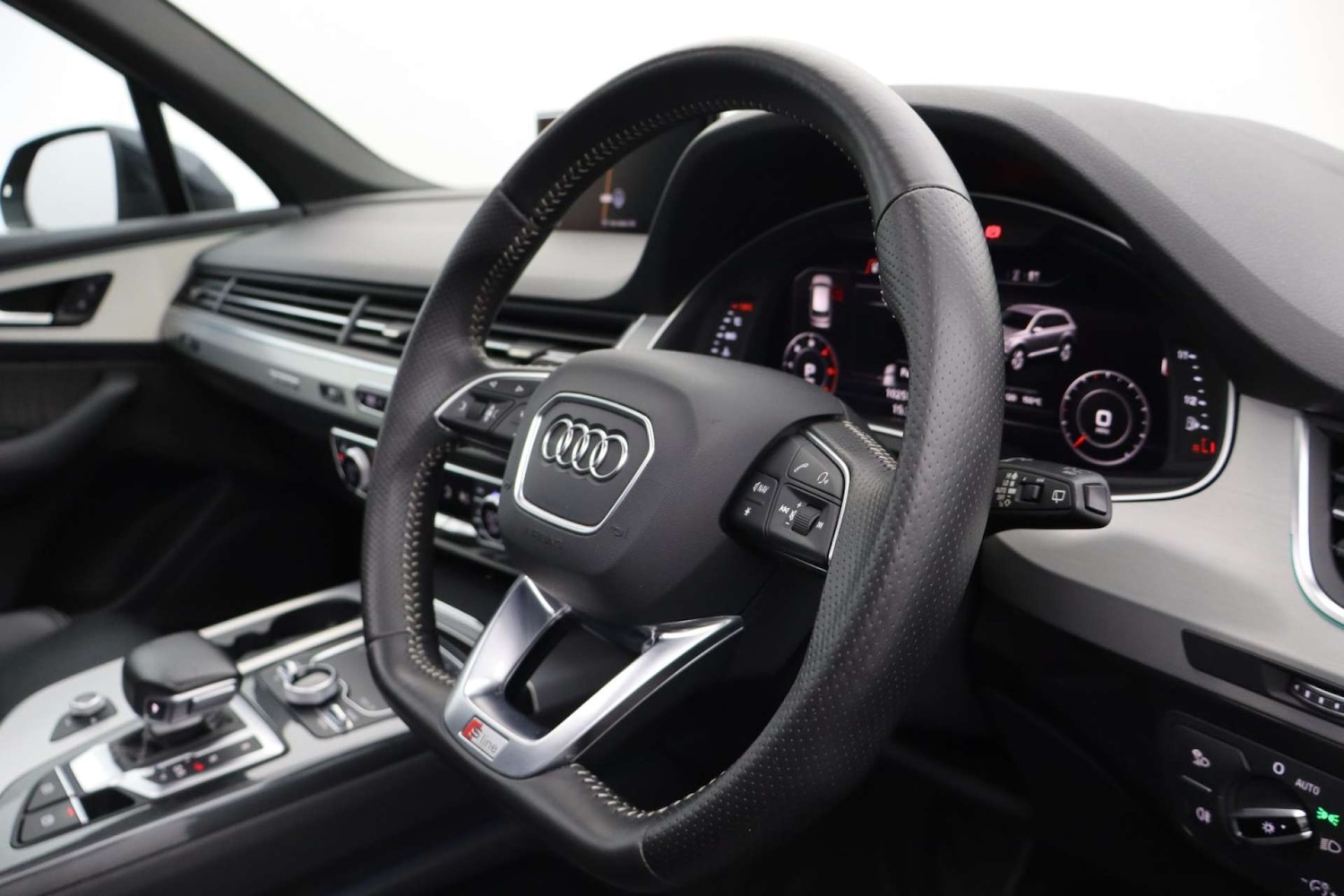 Used Audi Q7 2015 for sale - 77681211: Photo 46