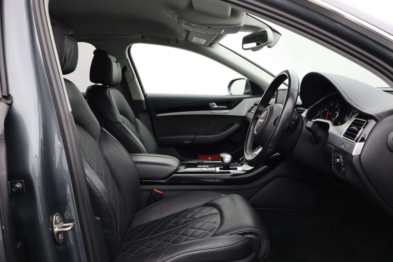 Used Audi A8 2016 for sale - 76628227: Photo 2