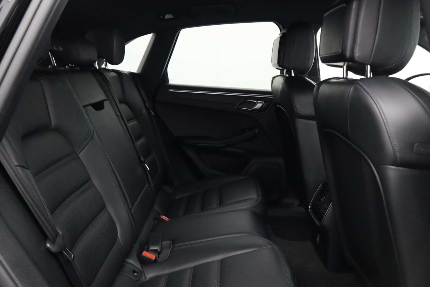 Used Porsche Macan 2018 for sale - 77584000: Photo 21