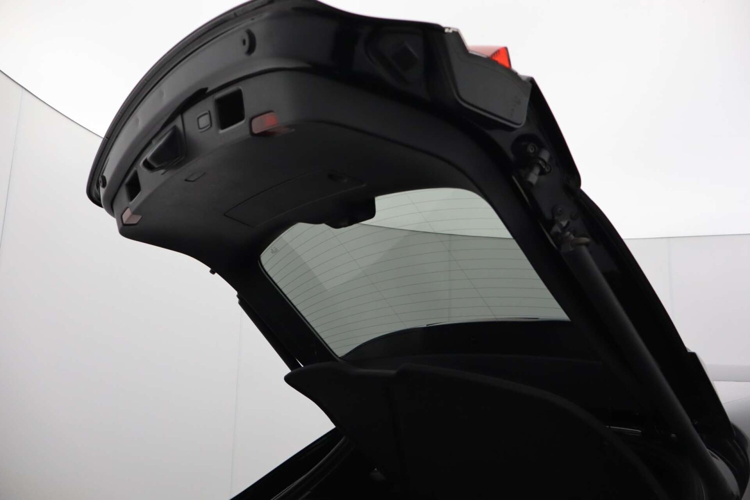 Used Porsche Macan 2018 for sale - 77584000: Photo 29