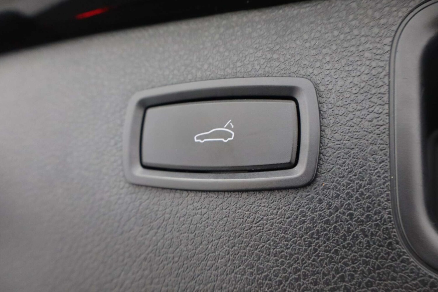 Used Porsche Macan 2018 for sale - 77584000: Photo 30