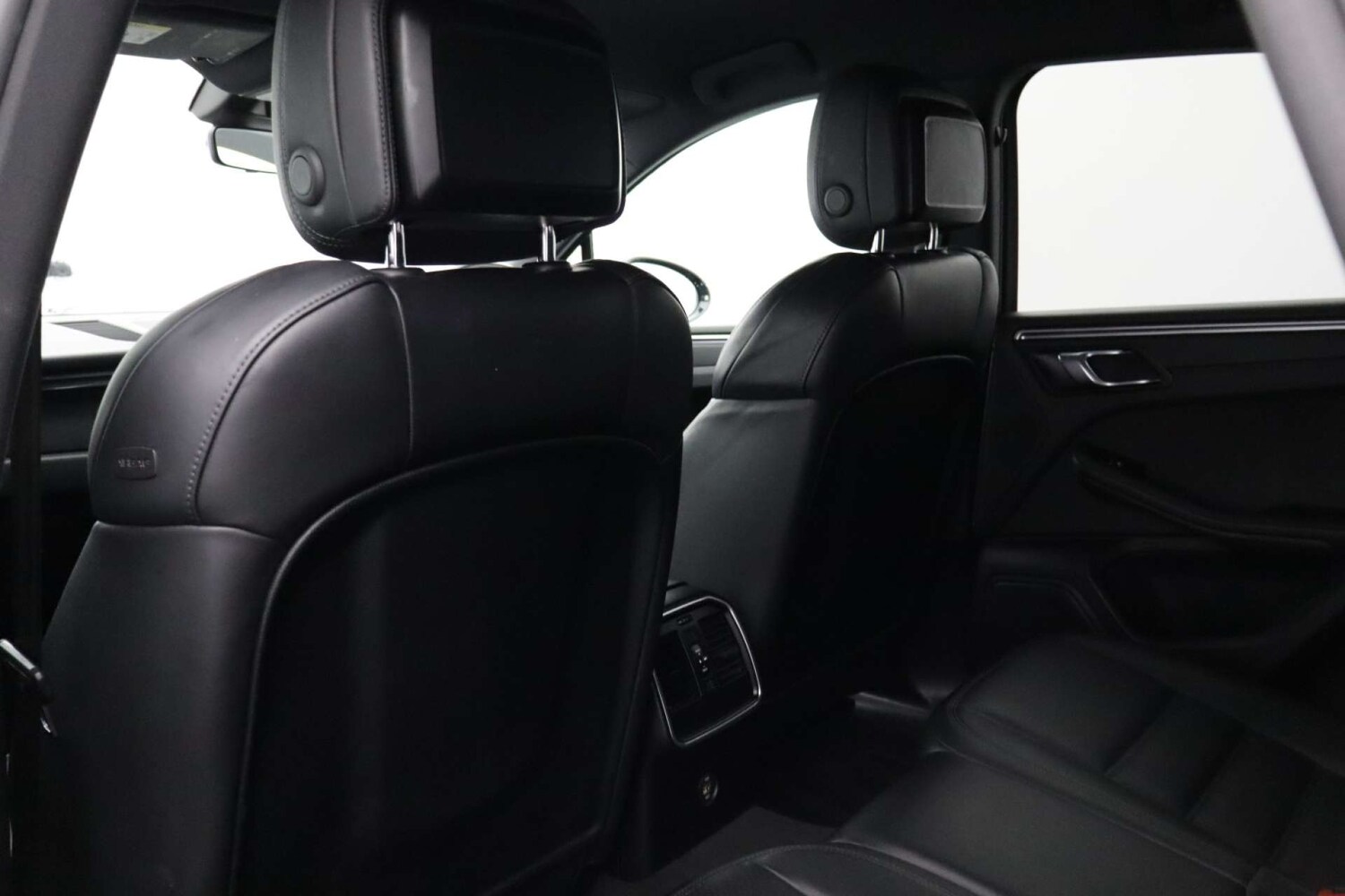 Used Porsche Macan 2018 for sale - 77584000: Photo 31