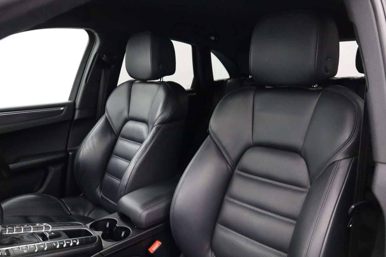 Used Porsche Macan 2018 for sale - 77584000: Photo 36