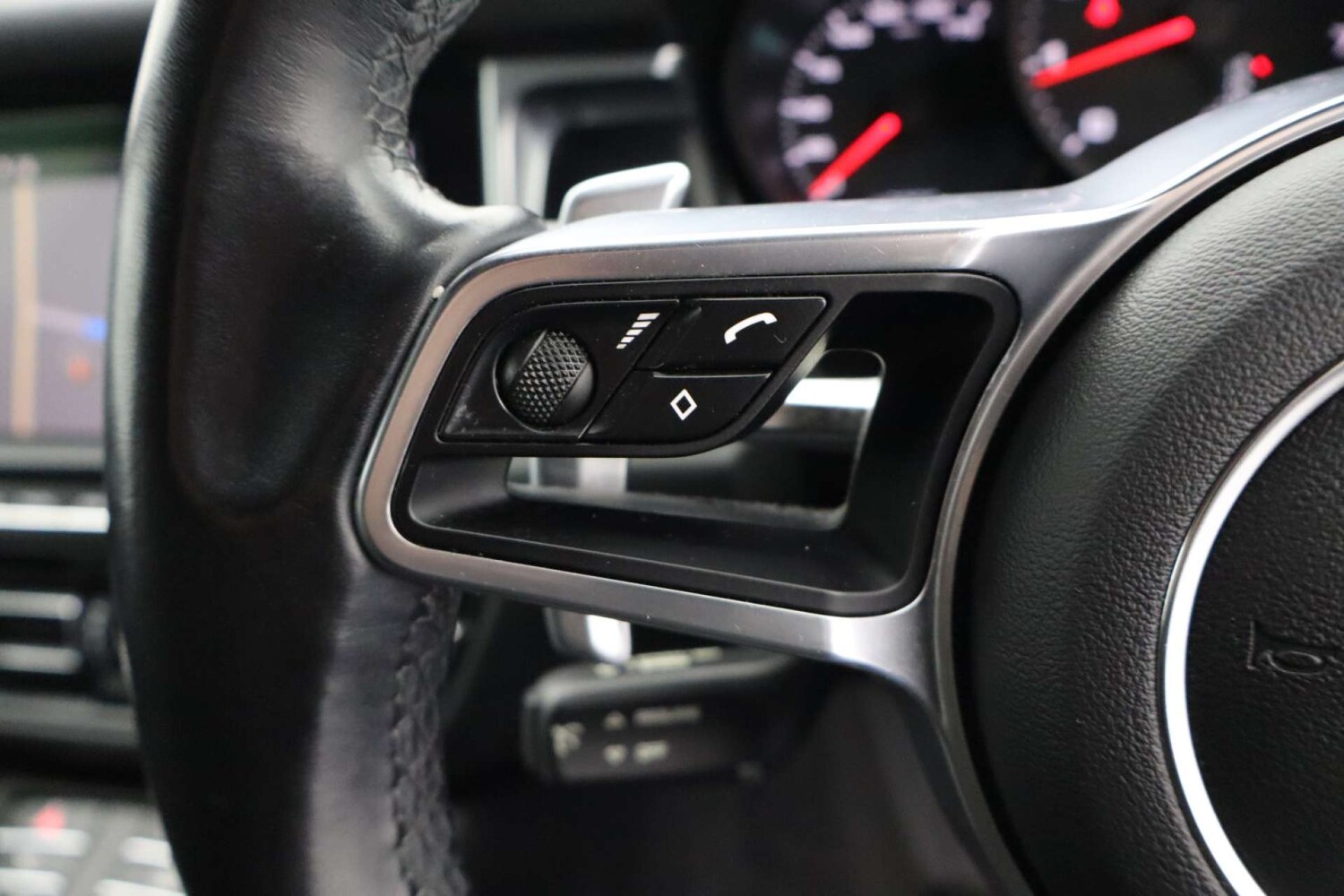 Used Porsche Macan 2018 for sale - 77584000: Photo 42