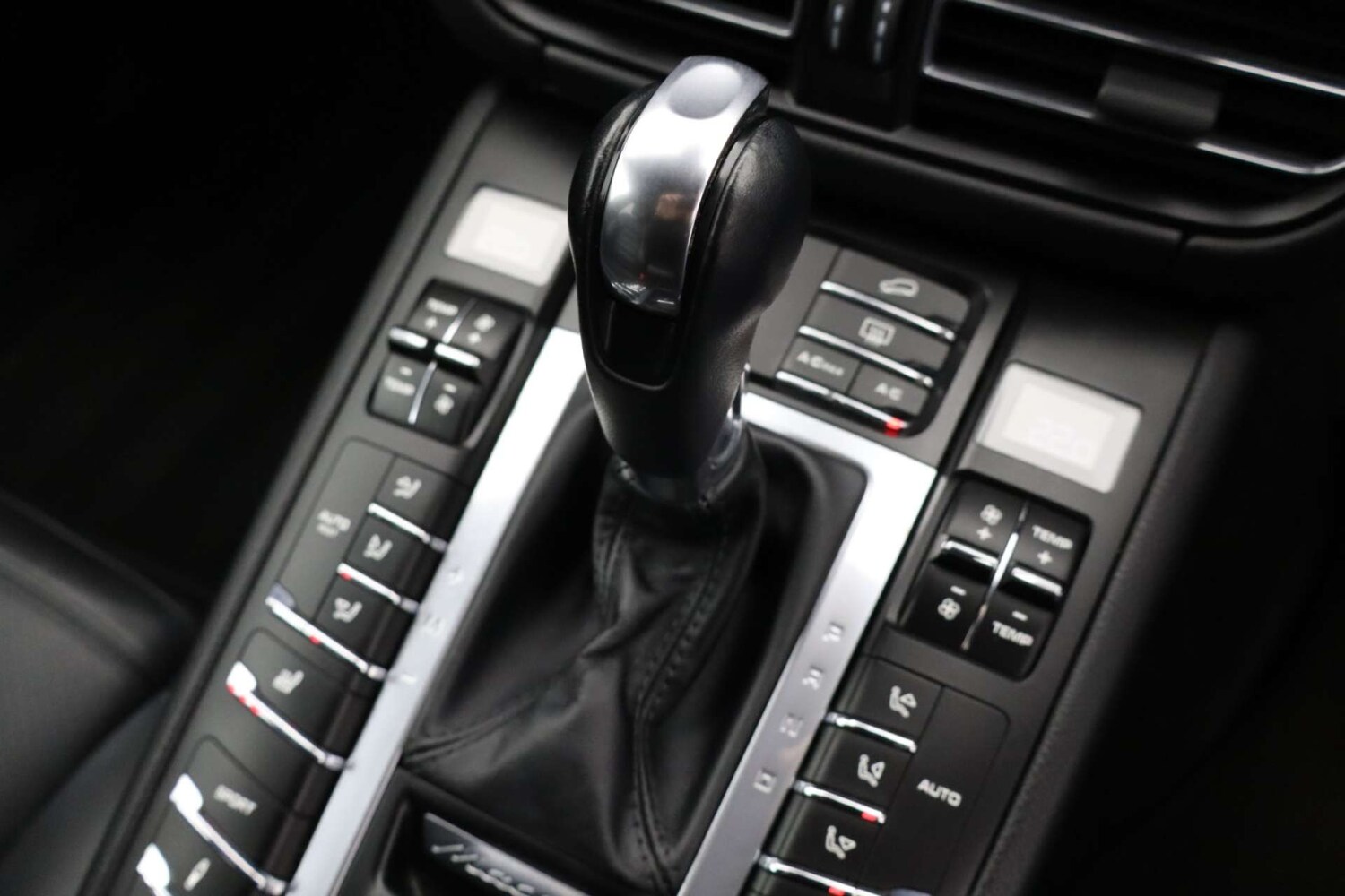 Used Porsche Macan 2018 for sale - 77584000: Photo 56