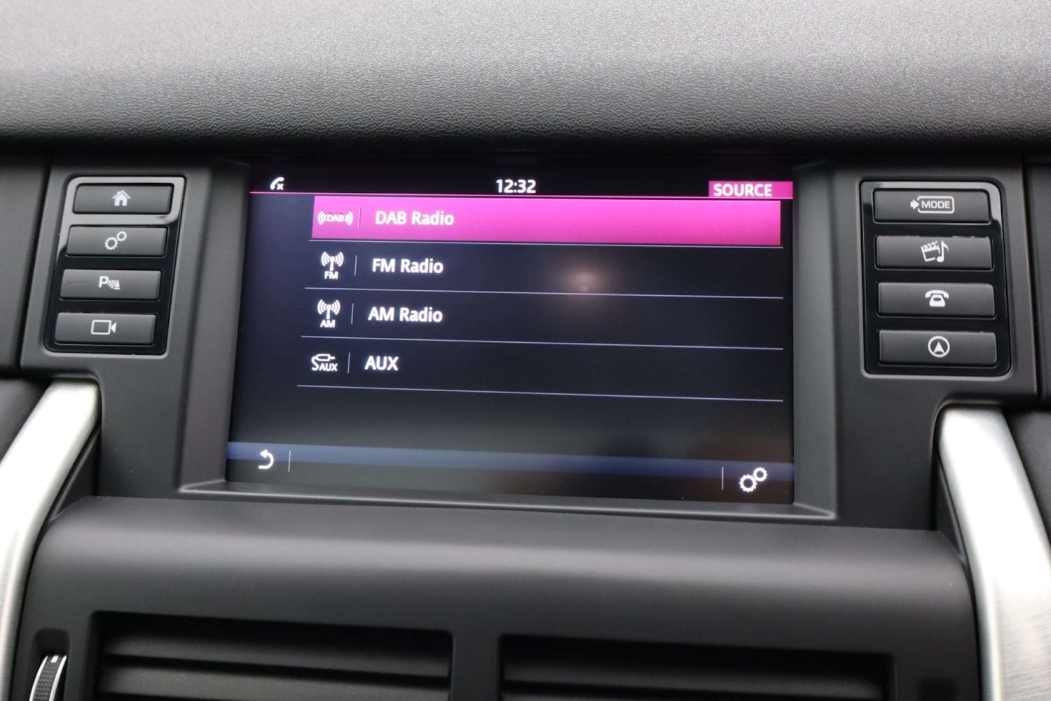 Used Land Rover Discovery Sport 2015 for sale - 76182596: Photo 31