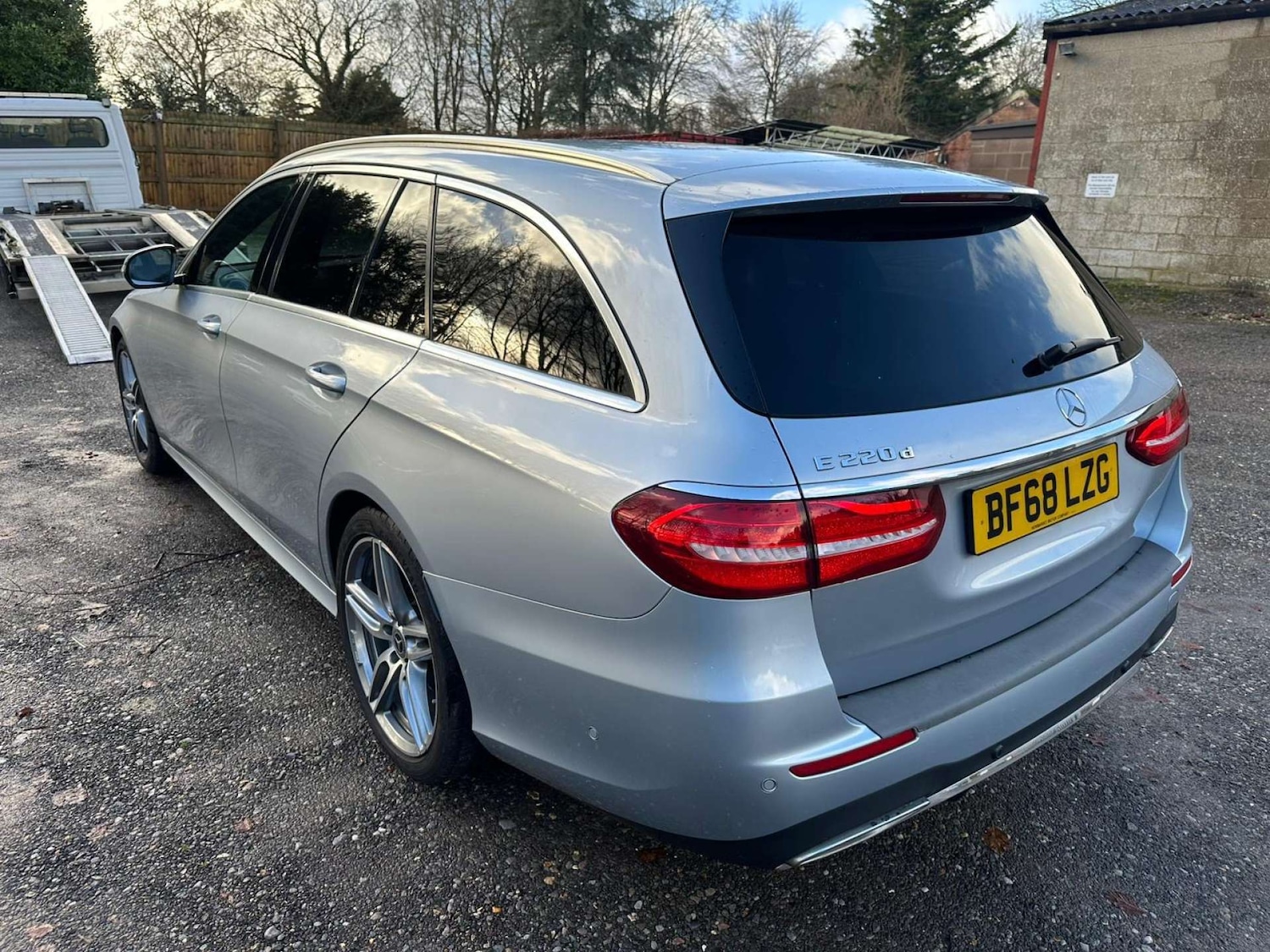 Used Mercedes-Benz E Class 2018 for sale - 76900092: Photo 3