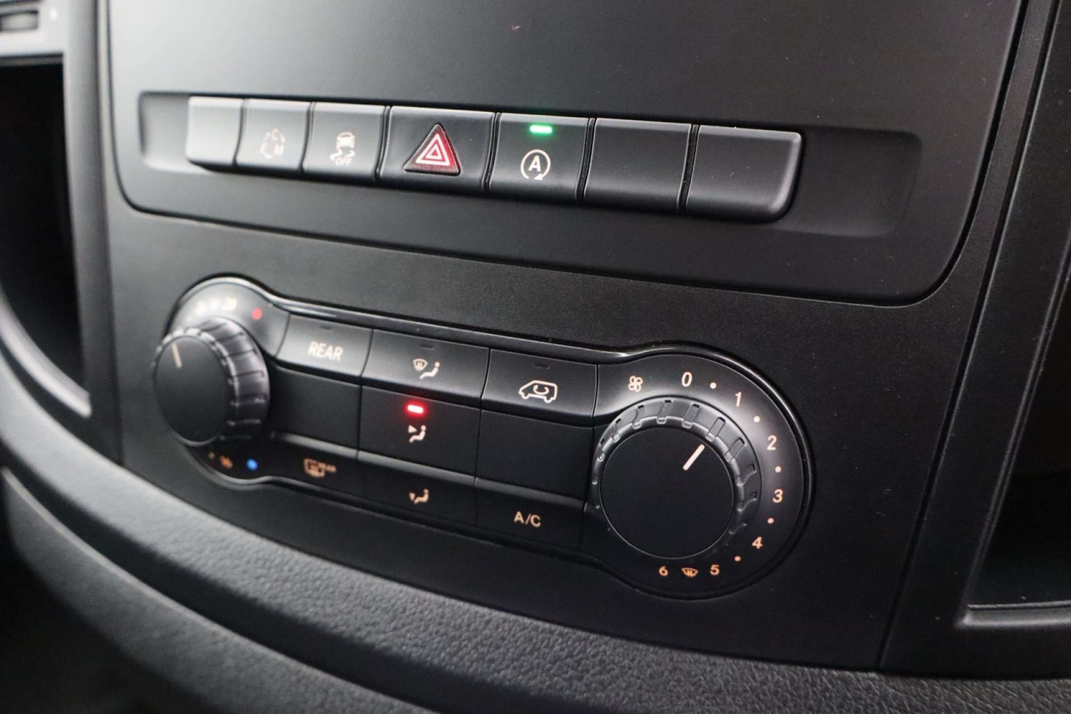 Used Mercedes-Benz Vito 2017 for sale - 76548057: Photo 32