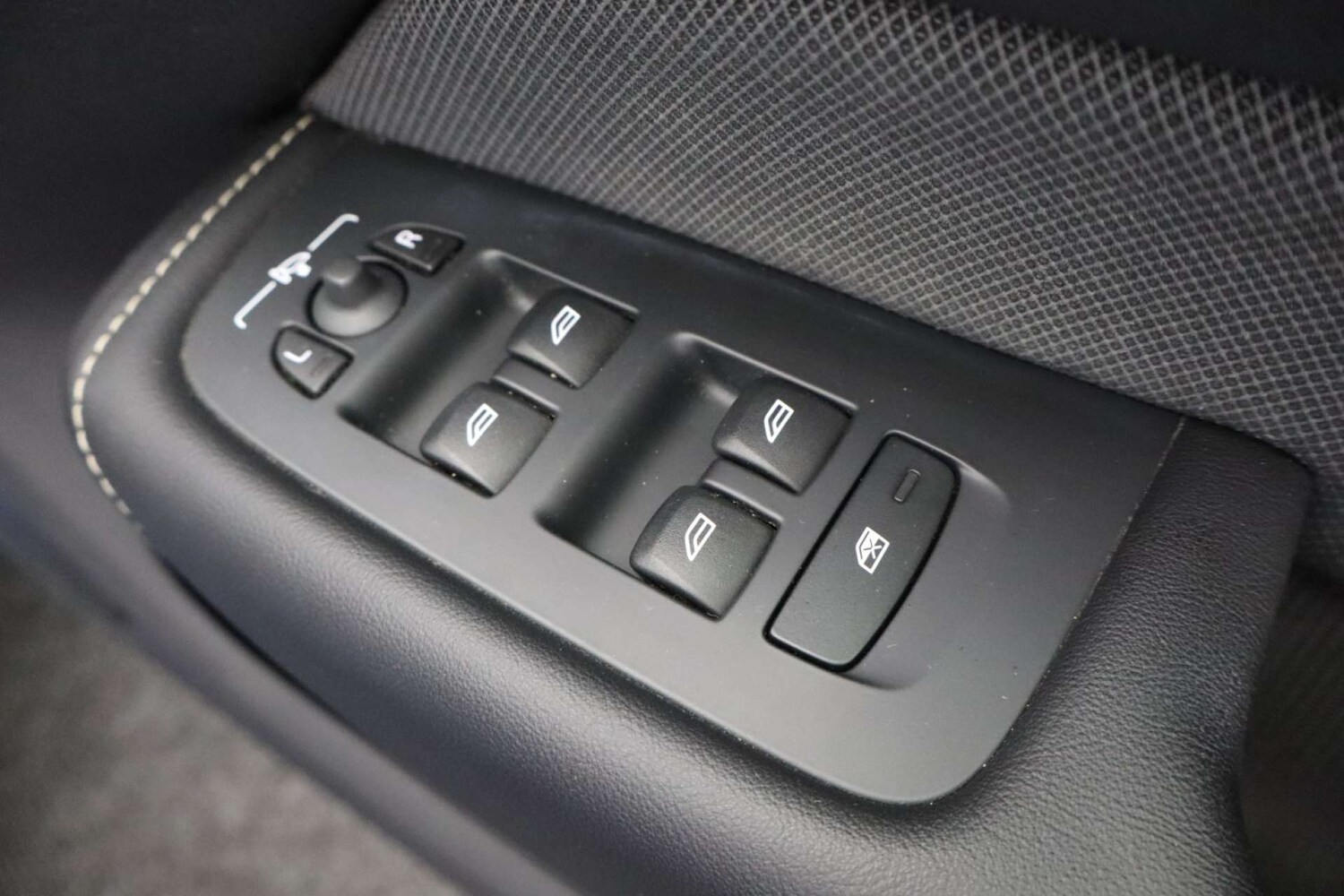 Used Volvo XC60 2019 for sale - 76378391: Photo 20