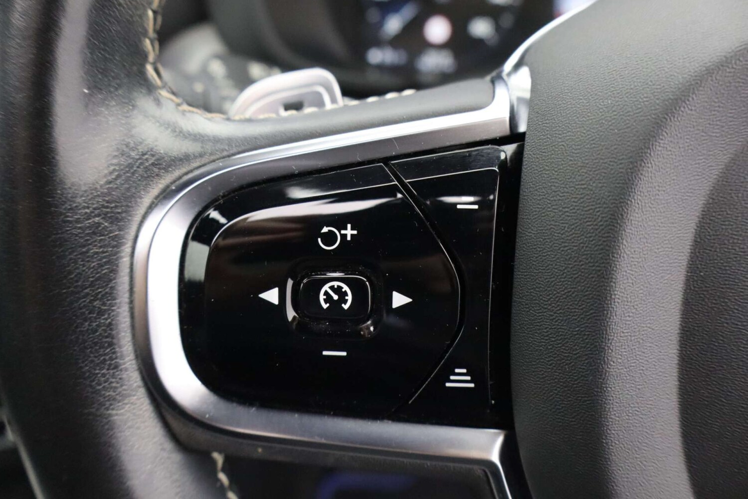 Used Volvo XC60 2019 for sale - 76378391: Photo 29