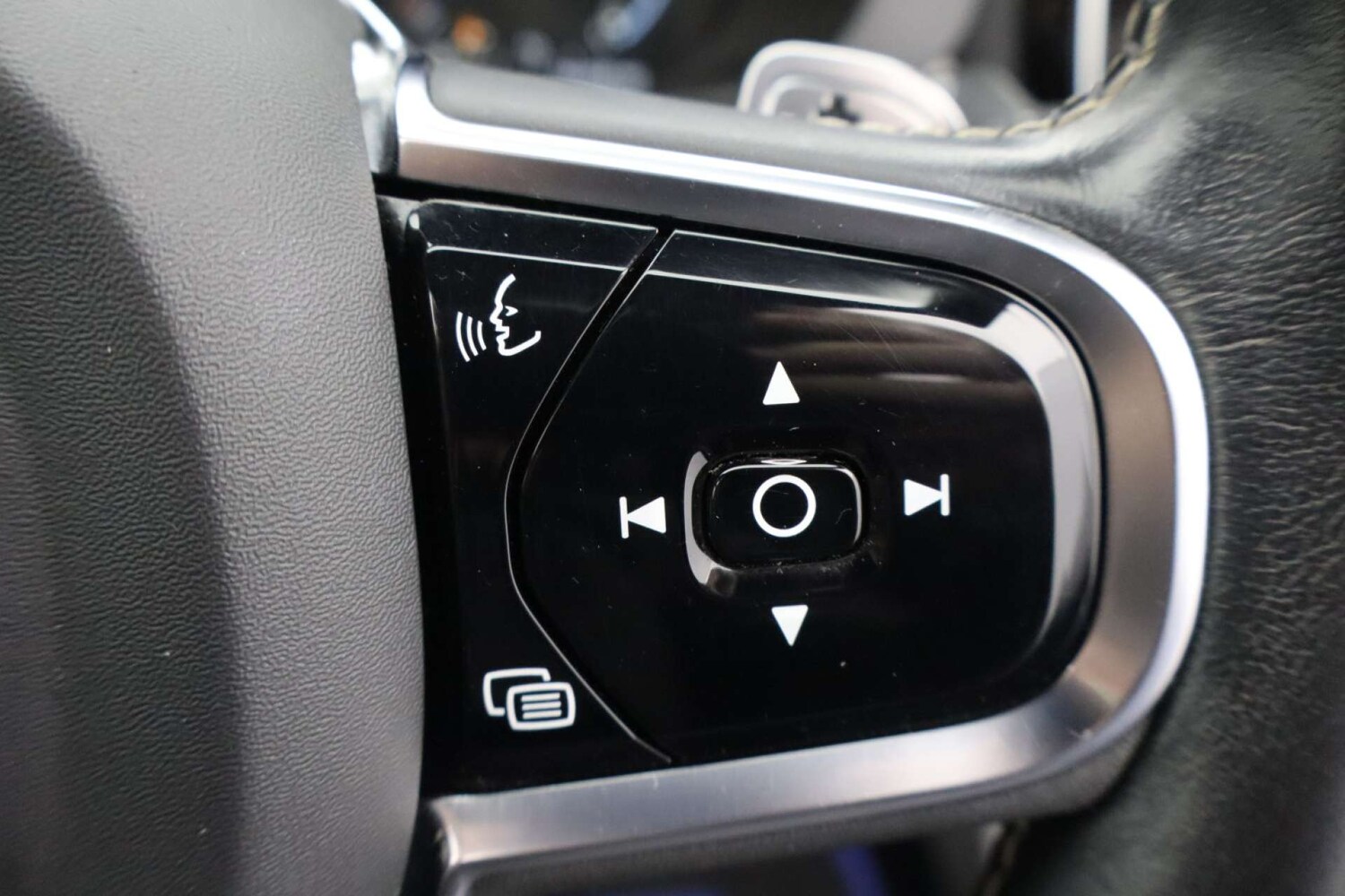 Used Volvo XC60 2019 for sale - 76378391: Photo 30