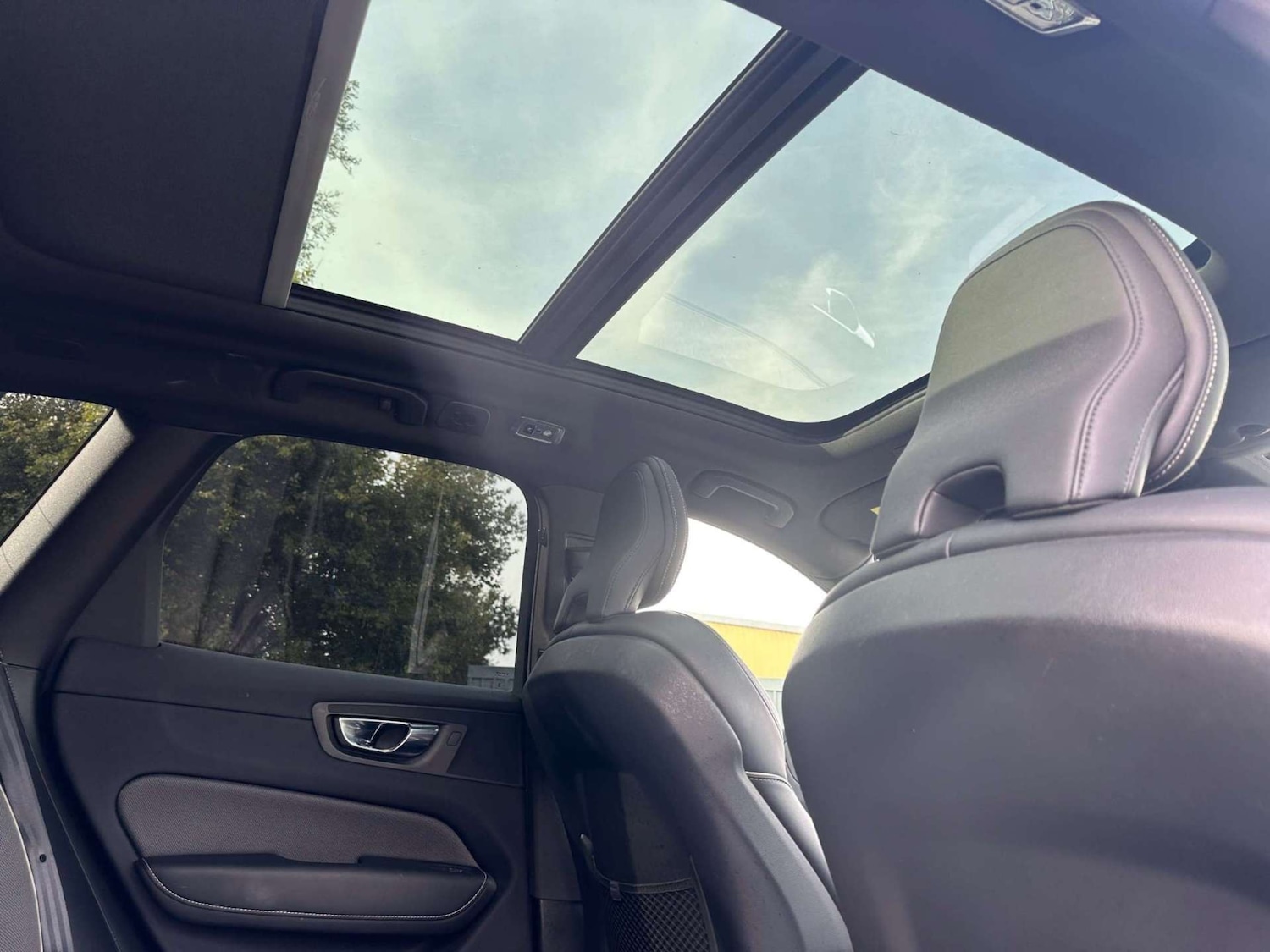 Used Volvo XC60 2019 for sale - 76378391: Photo 7