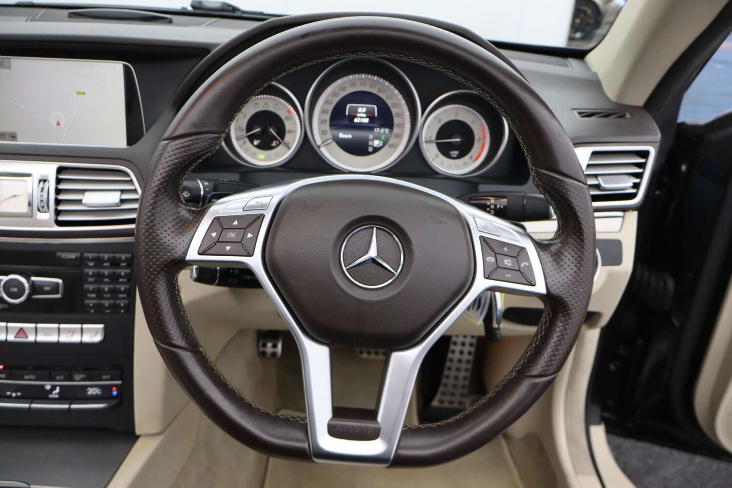 Used Mercedes-Benz E Class 2013 for sale - 77945445: Photo 17