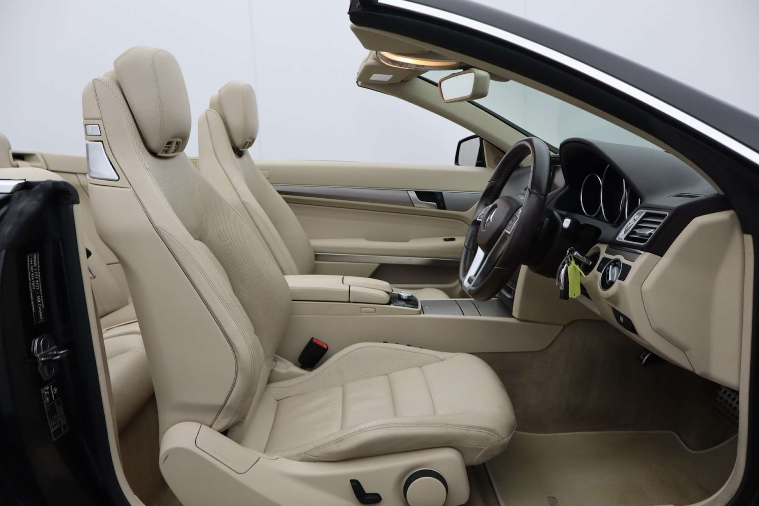 Used Mercedes-Benz E Class 2013 for sale - 77945445: Photo 2