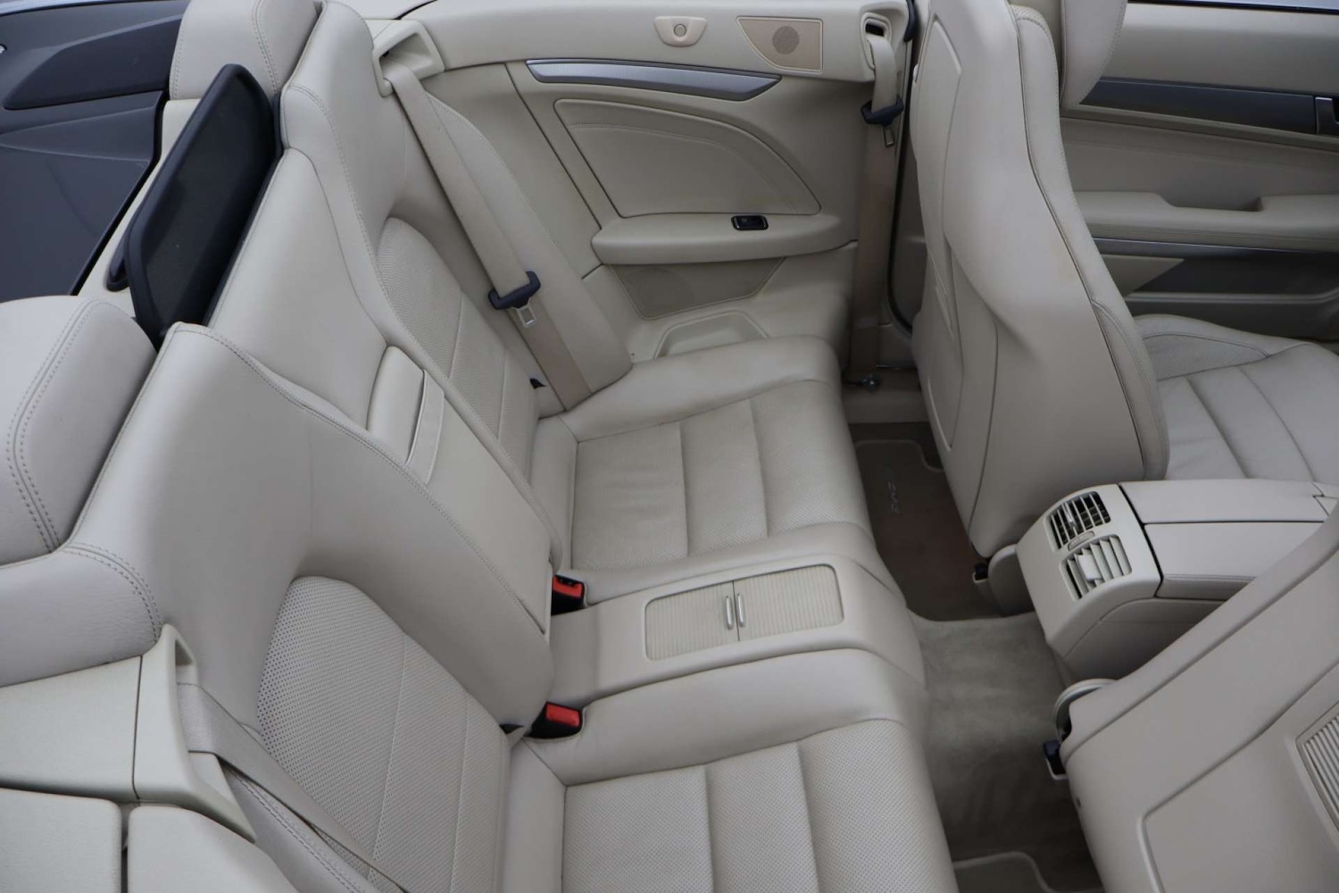 Used Mercedes-Benz E Class 2013 for sale - 77945445: Photo 22