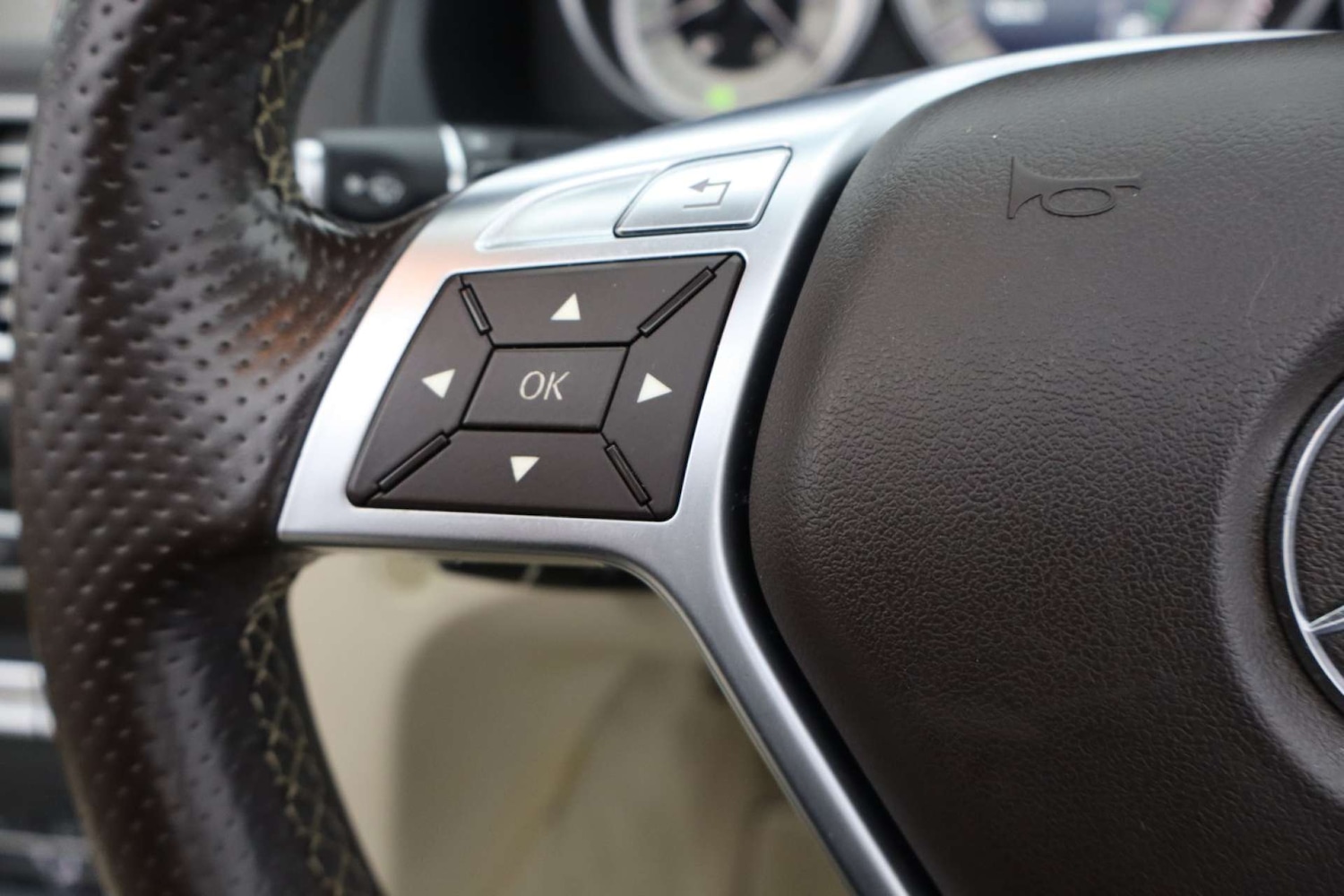 Used Mercedes-Benz E Class 2013 for sale - 77945445: Photo 30