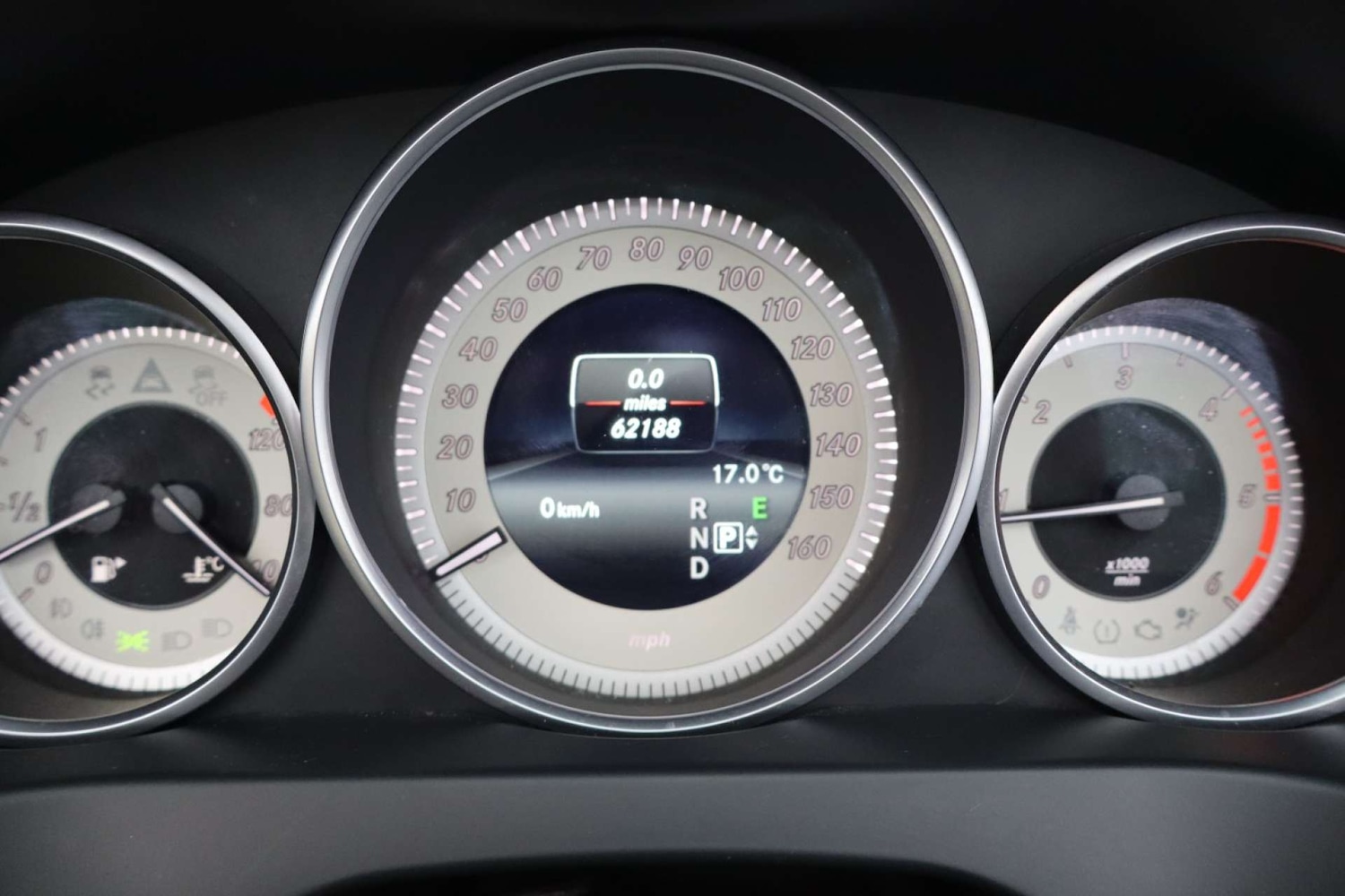 Used Mercedes-Benz E Class 2013 for sale - 77945445: Photo 32