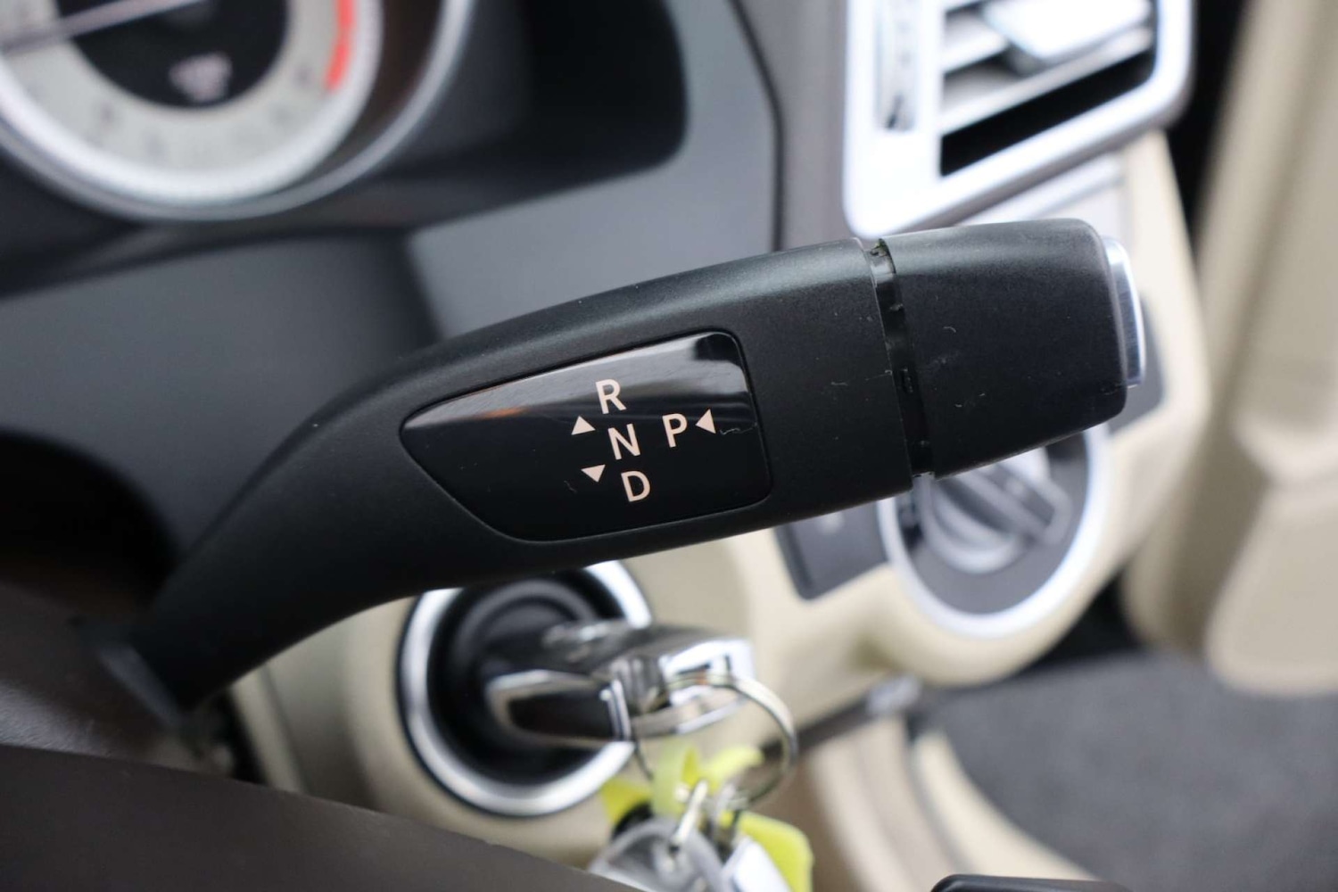 Used Mercedes-Benz E Class 2013 for sale - 77945445: Photo 33