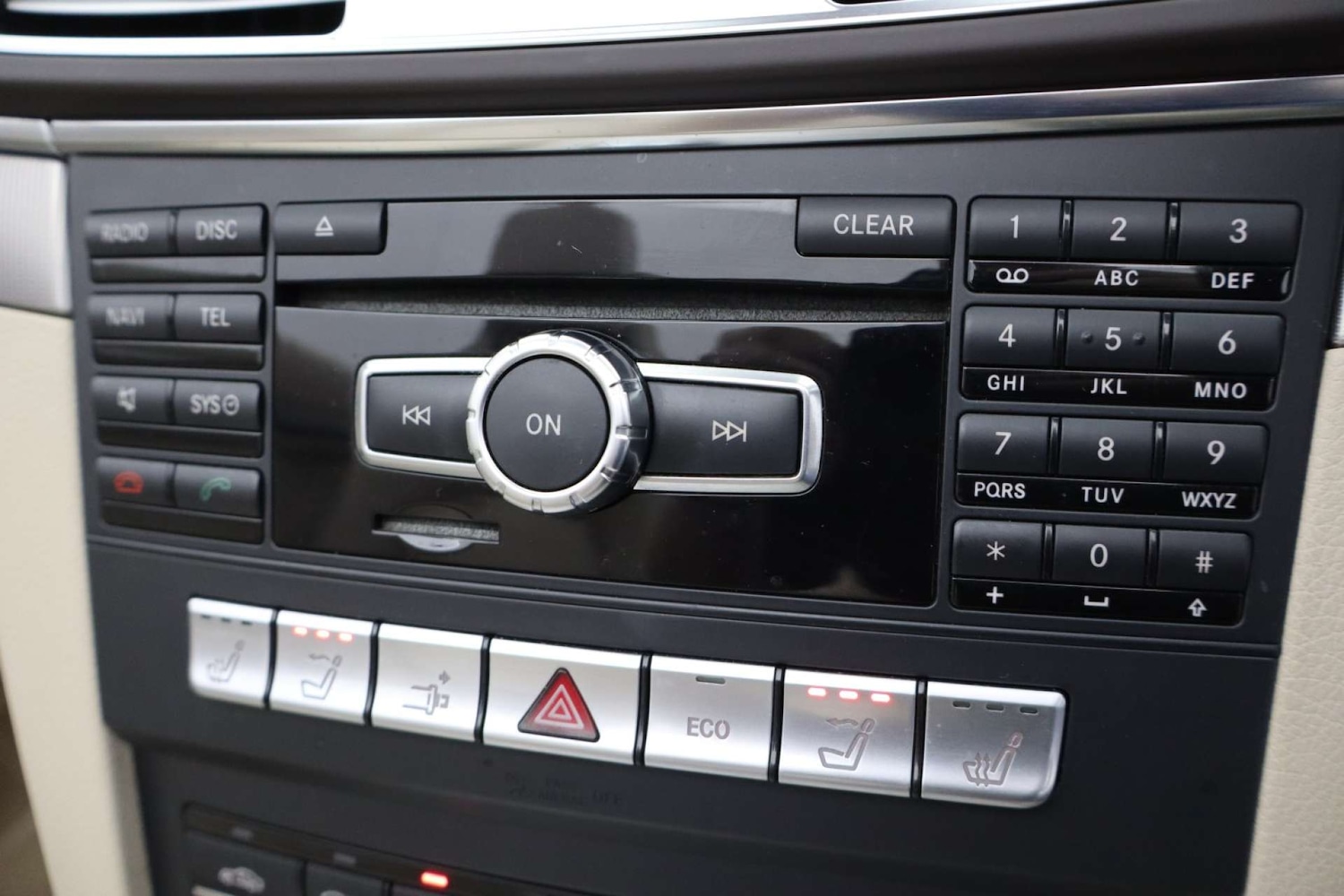 Used Mercedes-Benz E Class 2013 for sale - 77945445: Photo 42