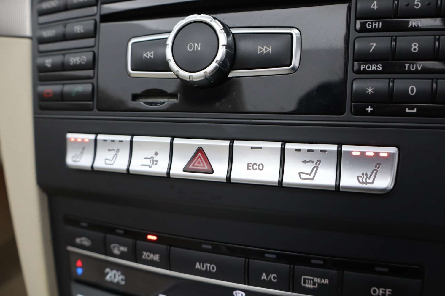 Used Mercedes-Benz E Class 2013 for sale - 77945445: Photo 43