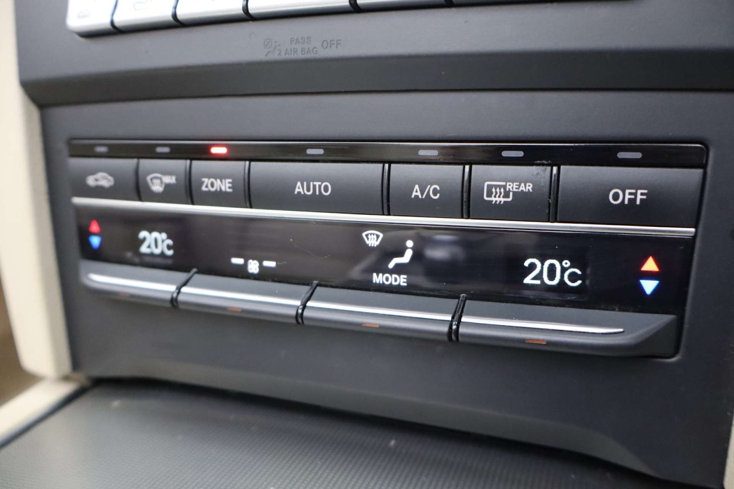 Used Mercedes-Benz E Class 2013 for sale - 77945445: Photo 44