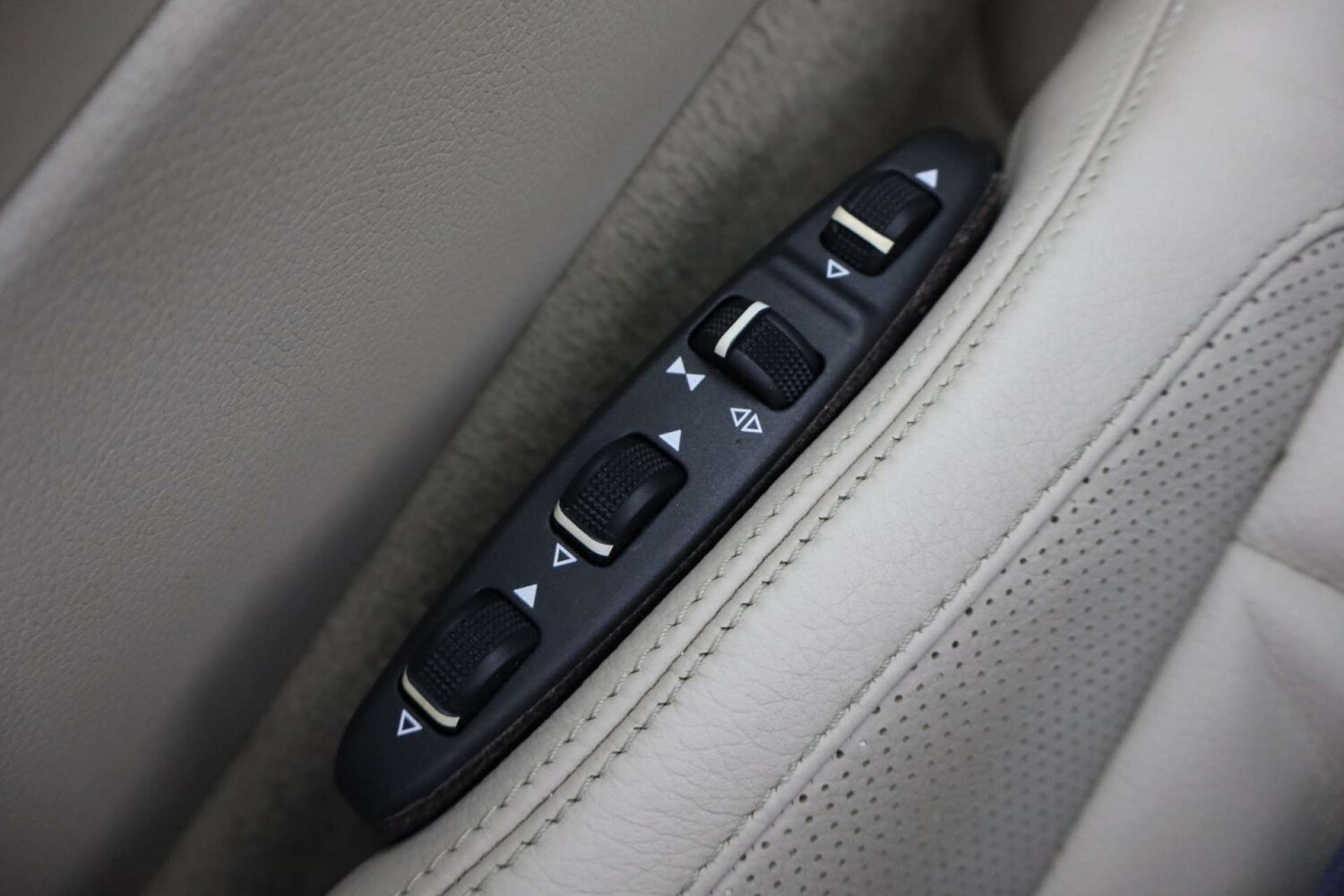 Used Mercedes-Benz E Class 2013 for sale - 77945445: Photo 49