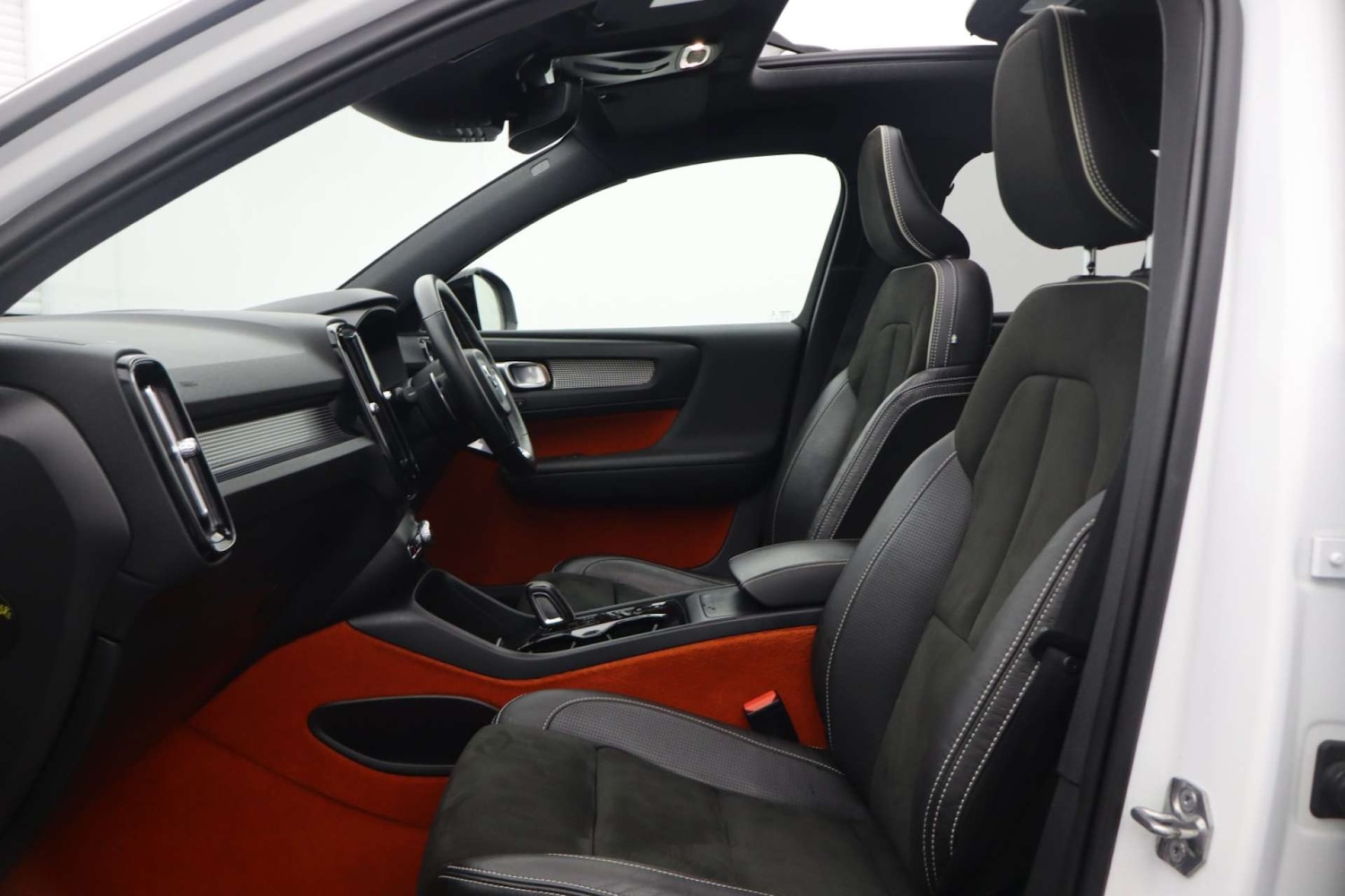 Used Volvo XC40 2018 for sale - 76764990: Photo 32