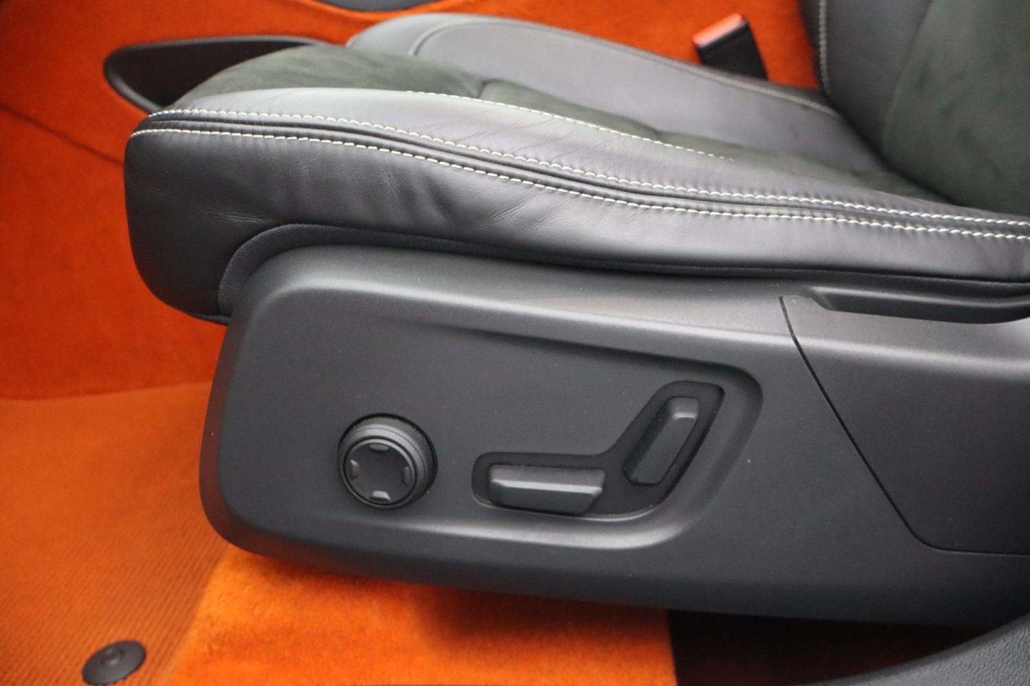 Used Volvo XC40 2018 for sale - 76764990: Photo 34