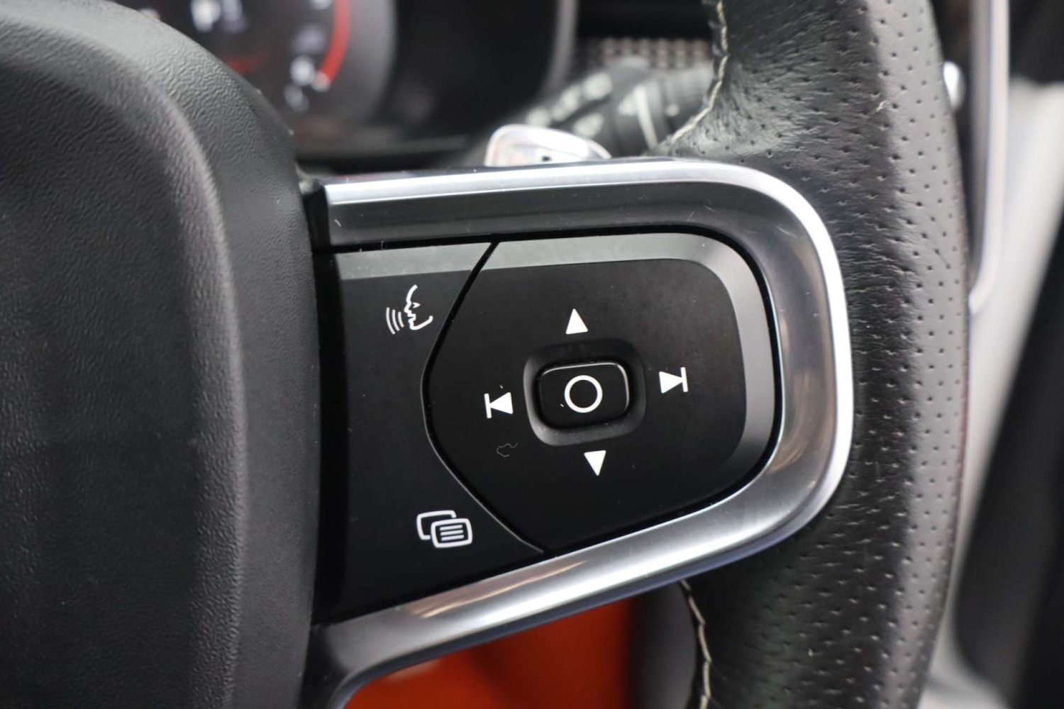 Used Volvo XC40 2018 for sale - 76764990: Photo 42