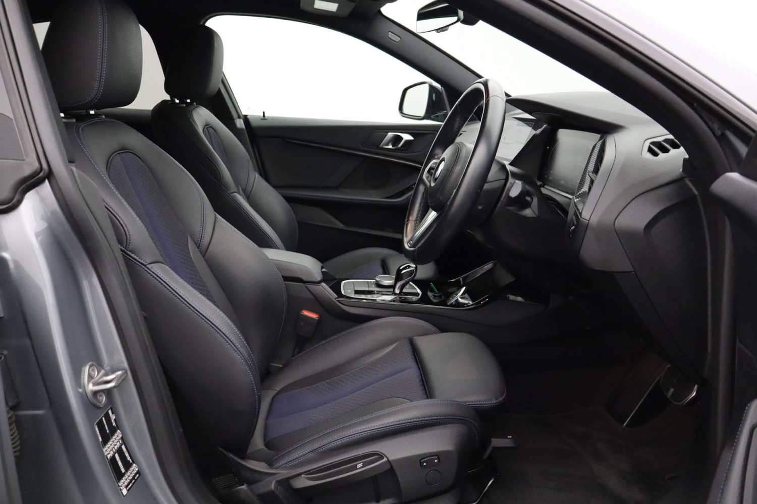 Used BMW 2 Series 2023 for sale - 76182579: Photo 2