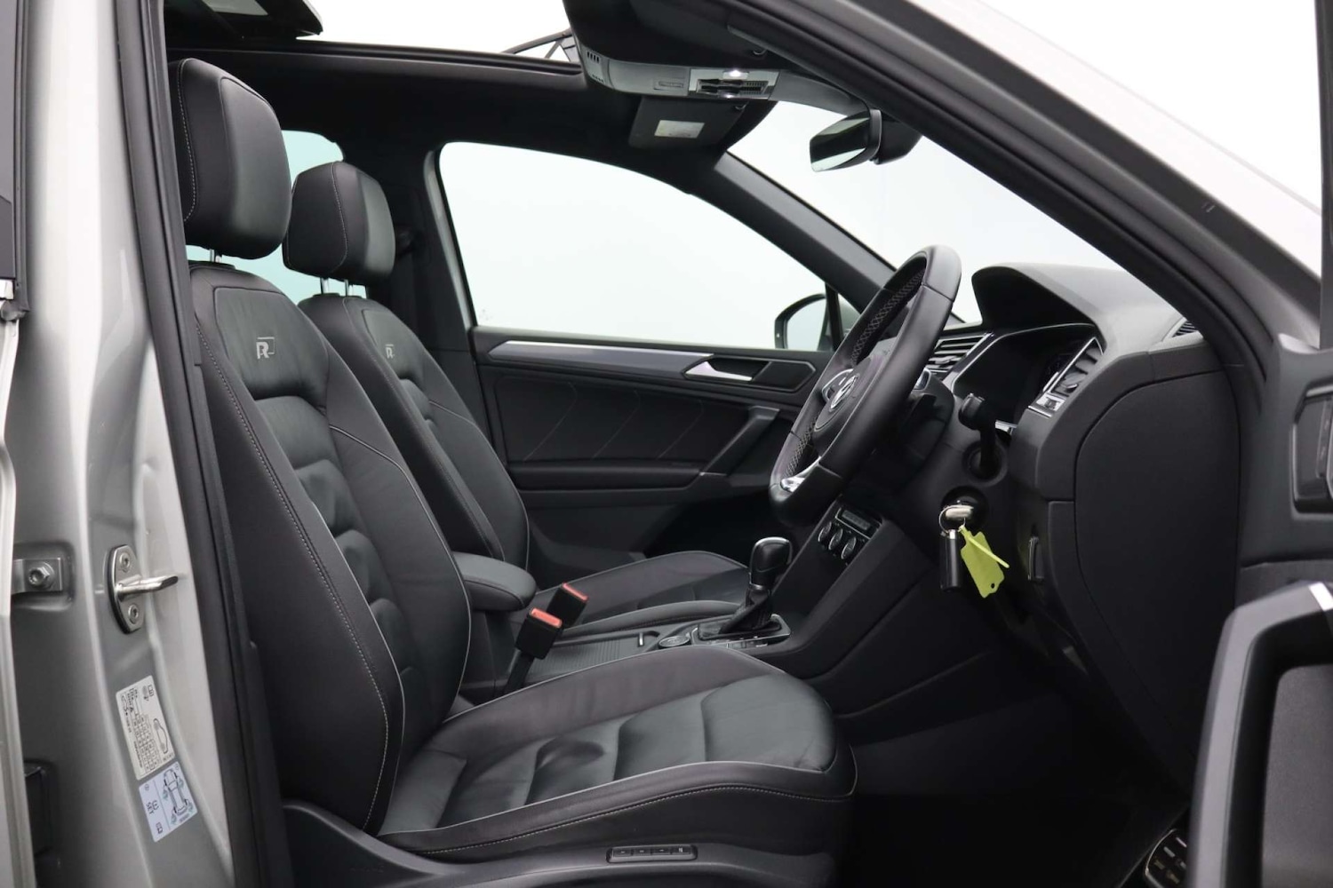 Used Volkswagen Tiguan 2016 for sale - 76694786: Photo 2