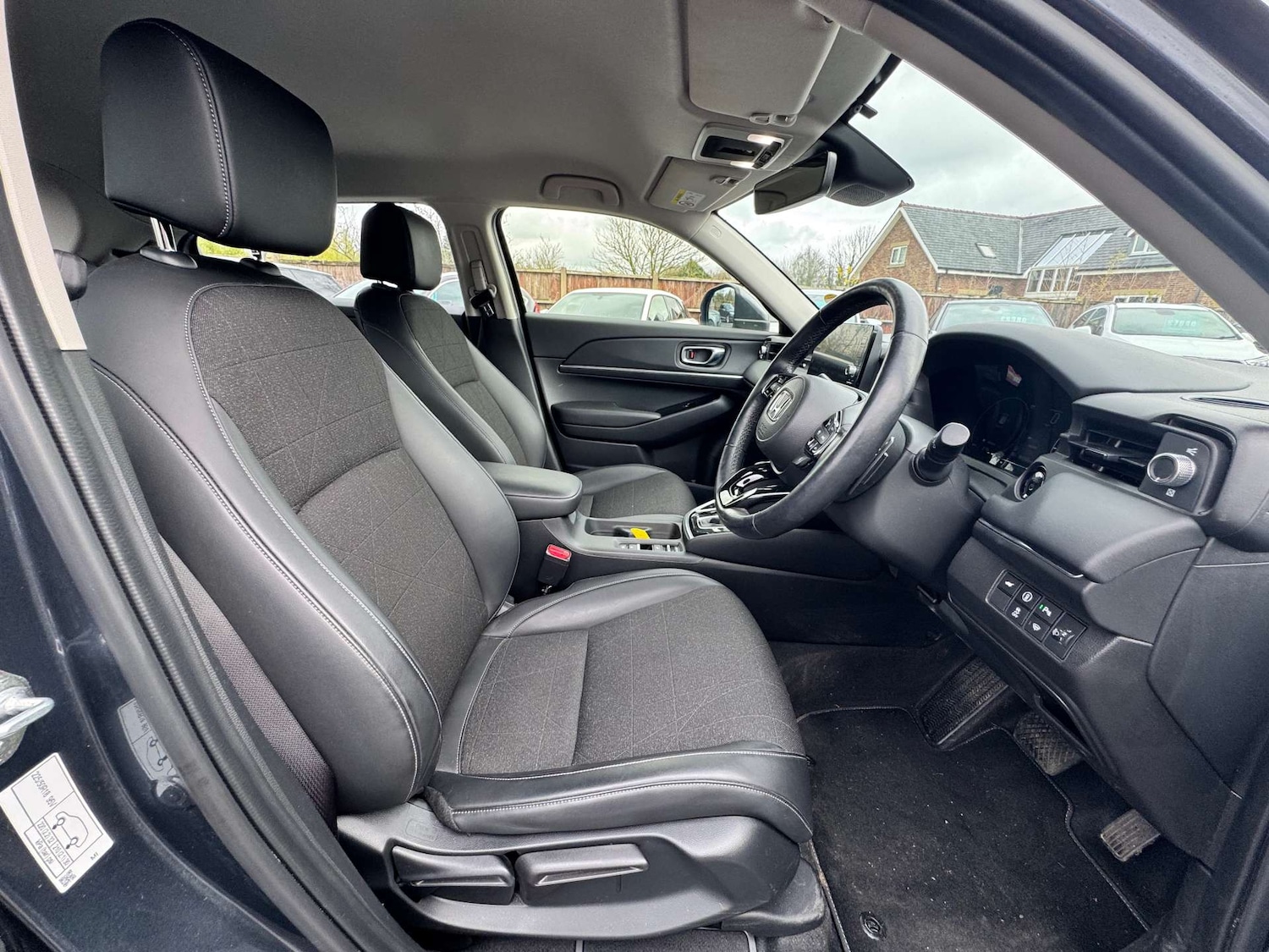 Used Honda HR-V 2023 for sale - 77778143: Photo 2