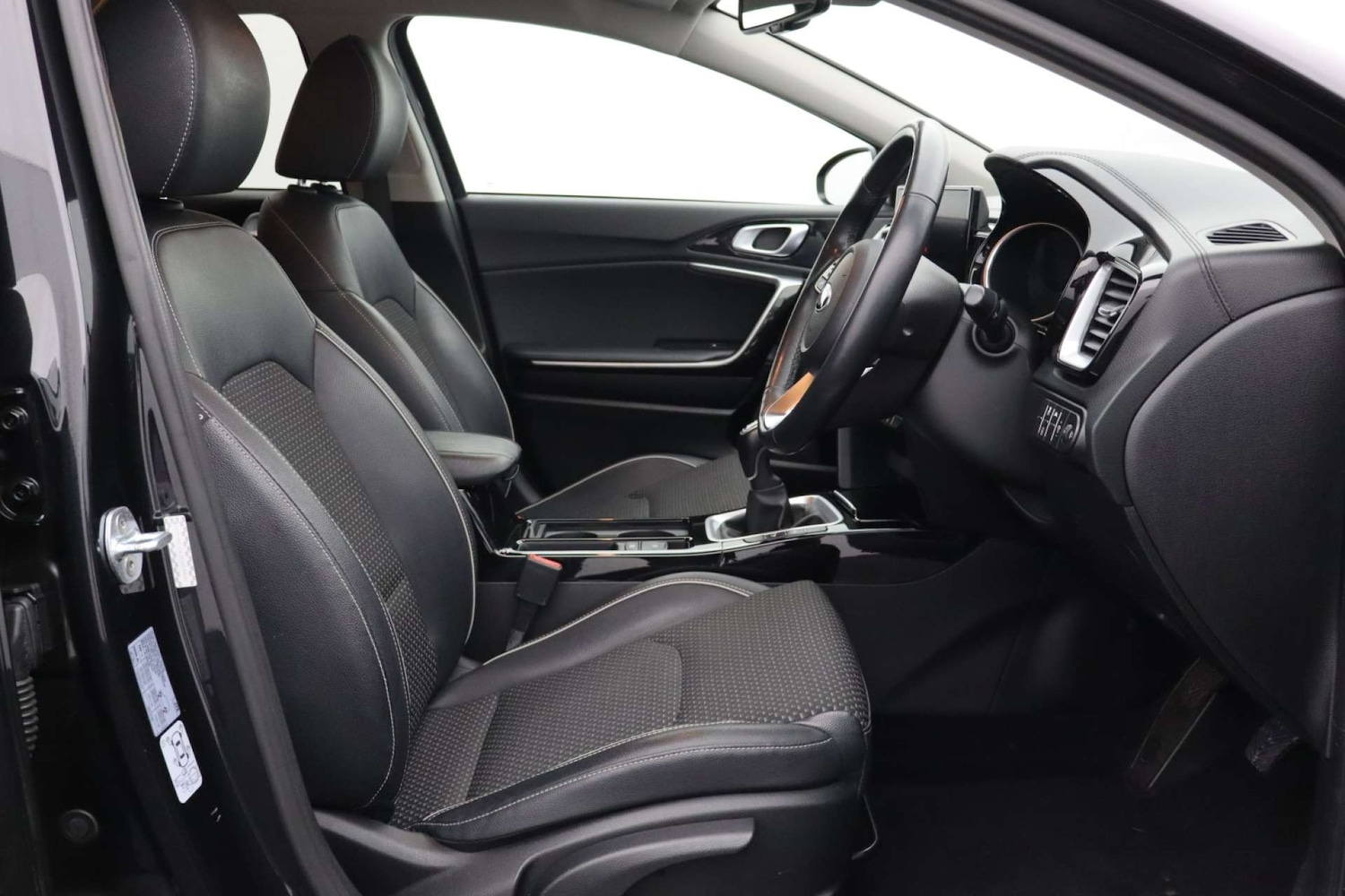 Used Kia XCeed 2021 for sale - 76724000: Photo 2