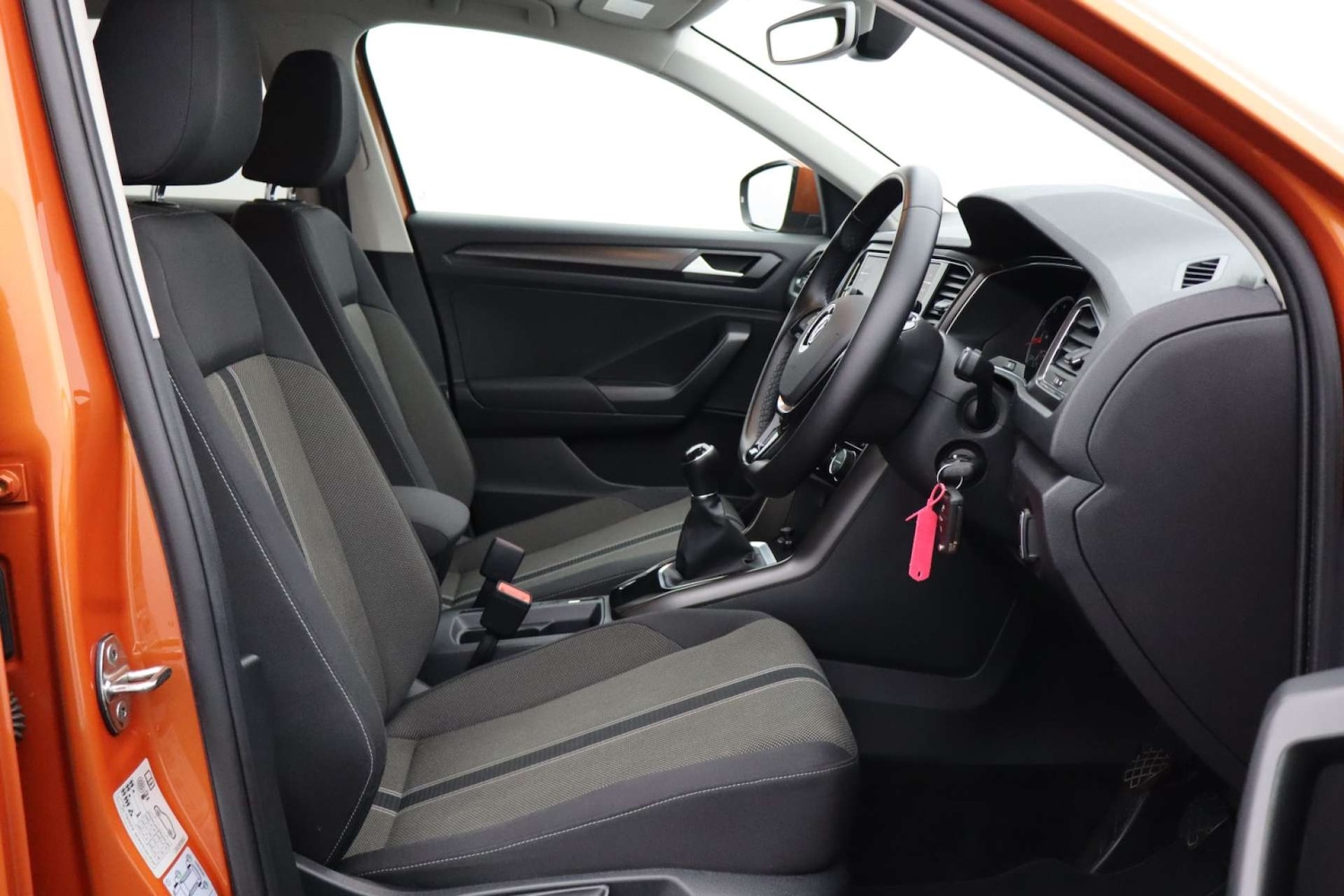 Used Volkswagen T-Roc 2019 for sale - 76182578: Photo 2