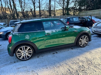 Used MINI Hatch 2024 for sale - 77107211: Photo