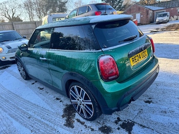 Used MINI Hatch 2024 for sale - 77107211: Photo