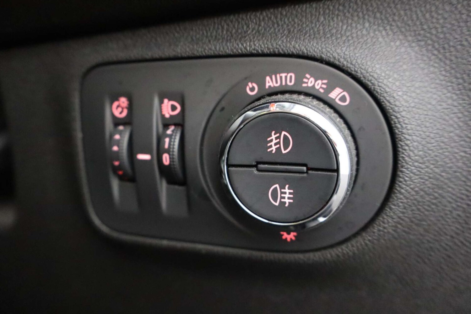 Used Vauxhall Corsa 2018 for sale - 77420206: Photo 21