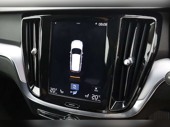 Used Volvo V60 2018 for sale - 79463766: Photo