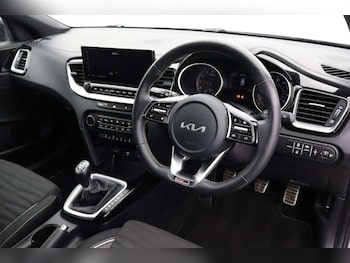 Used Kia Ceed 2021 for sale - 77548556: Photo