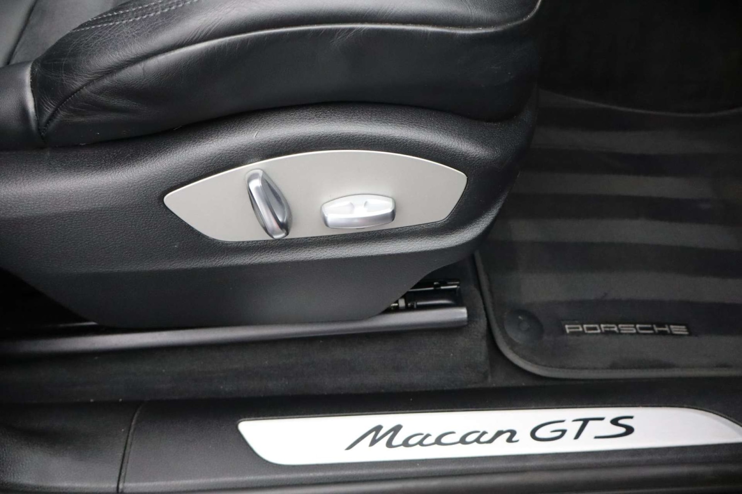 Used Porsche Macan 2017 for sale - 76602067: Photo 14