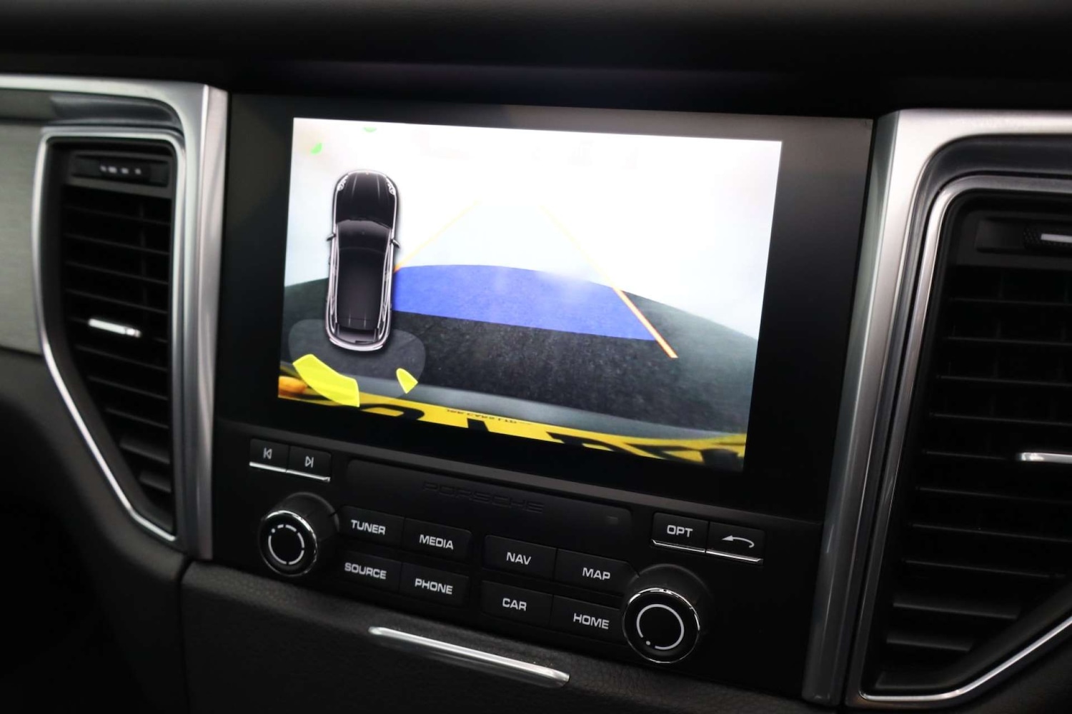 Used Porsche Macan 2017 for sale - 76602067: Photo 16