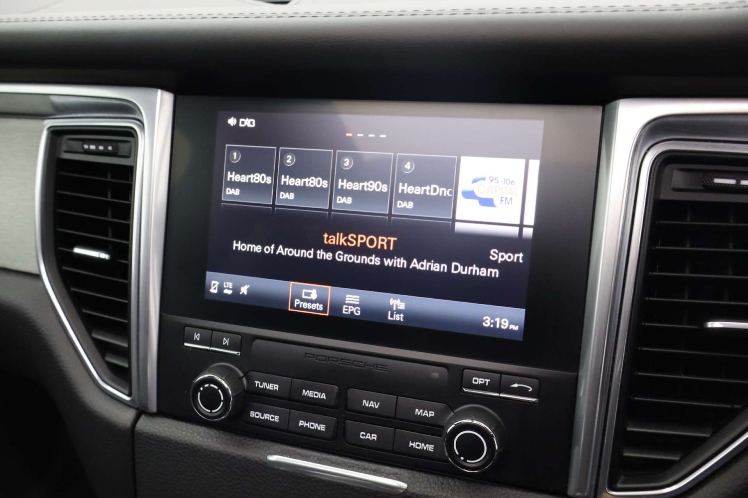 Used Porsche Macan 2017 for sale - 76602067: Photo 17