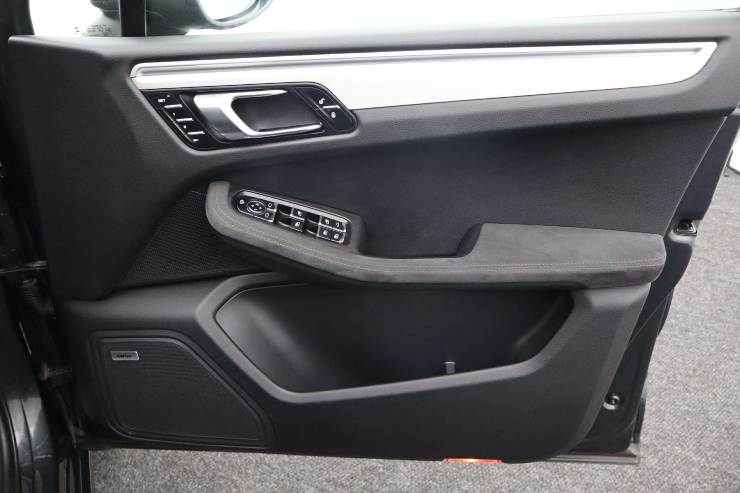 Used Porsche Macan 2017 for sale - 76602067: Photo 18