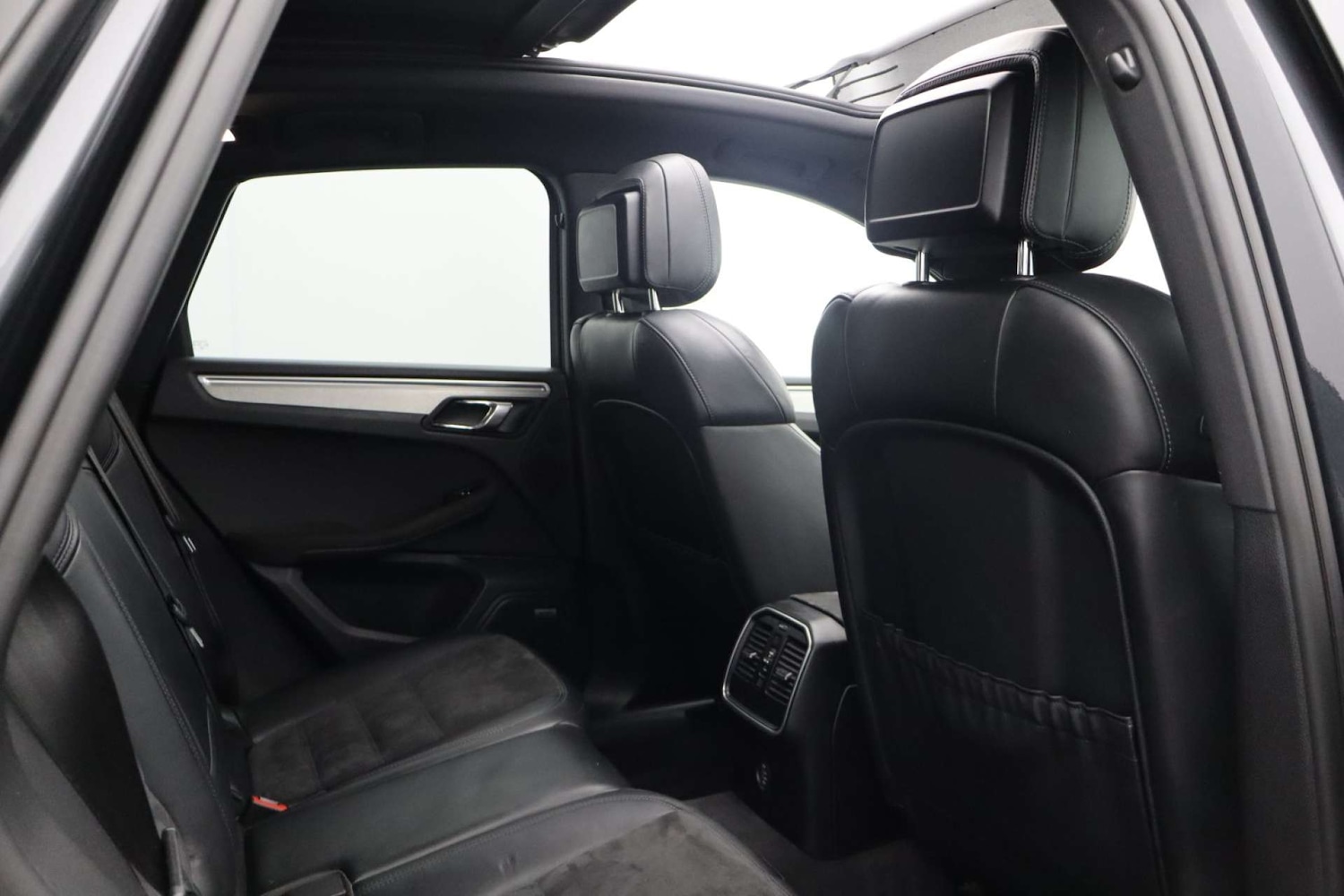 Used Porsche Macan 2017 for sale - 76602067: Photo 23